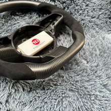 Lade das Bild in den Galerie-Viewer, TTD Craft Jaguar 2016-2020 xf Kohlefaserlenkrad