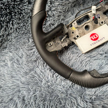 Carregar imagem no visualizador da galeria, Volante de fibra de carbono TTD Craft Silverado