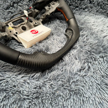 Carregar imagem no visualizador da galeria, Volante de fibra de carbono TTD Craft Silverado
