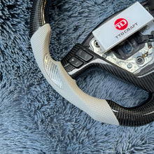 Lade das Bild in den Galerie-Viewer, TTD Craft Cadillac 2003-2007 CTS/2004-2009 SRX/2005-2007 STS/2004-2008 XLR Carbonfaserlenkrad