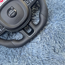 Lade das Bild in den Galerie-Viewer, Custom Volvo XC60 2018-2026 Leather Steering Wheel |TTD Craft