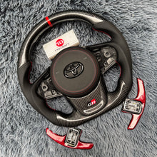 Cargar imagen en el visor de la galería, Volante de fibra de carbono TTD Craft para Toyota Supra MK5 A90 A91 (2020-2025)