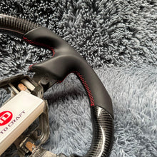 Lade das Bild in den Galerie-Viewer, TTD Craft Lexus 2001-2005 IS300 Kohlefaserlenkrad