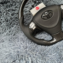 Lade das Bild in den Galerie-Viewer, TTD Craft Toyota 2007-2010 Corolla Kohlefaserlenkrad