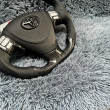 Lade das Bild in den Galerie-Viewer, TTD Craft Toyota 2007-2010 Corolla Kohlefaserlenkrad