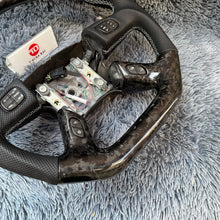 Carregar imagem no visualizador da galeria, Volante de fibra de carbono TTD Craft 2003-2007 Hummer H2