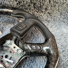 Lade das Bild in den Galerie-Viewer, TTD Craft 2003-2007 Hummer H2 Carbonfaserlenkrad