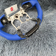 Lade das Bild in den Galerie-Viewer, TTD Craft Toyota 2010-2017 Prado Carbonfaserlenkrad