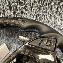 Cargar imagen en el visor de la galería, Volante de fibra de carbono TTD Craft Corvette C7 2014-2019