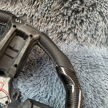 Cargar imagen en el visor de la galería, Volante de fibra de carbono TTD Craft Ford Mustang GT Shelby GT500 2010-2014