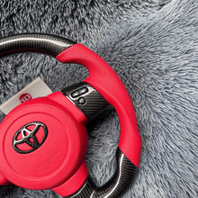 Cargar imagen en el visor de la galería, Volante de fibra de carbono TTD Craft para Toyota FJ Cruiser 2006-2017