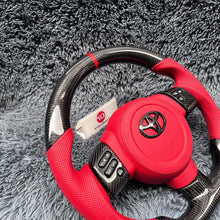 Cargar imagen en el visor de la galería, Volante de fibra de carbono TTD Craft para Toyota FJ Cruiser 2006-2017