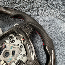 Lade das Bild in den Galerie-Viewer, TTD Craft BMW F10 F11 F07 F06 F12 F13 F01 F02 F03 F04 Kohlefaserlenkrad