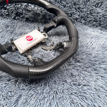 Cargar imagen en el visor de la galería, Volante de fibra de carbono TTD Craft Corvette C5 1997-2005