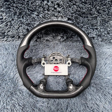 Carregar imagem no visualizador da galeria, Volante de fibra de carbono TTD Craft Corvette 1997-2005 C5