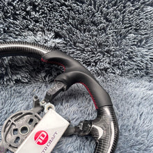 Cargar imagen en el visor de la galería, Volante de fibra de carbono TTD Craft Corvette C5 1997-2005