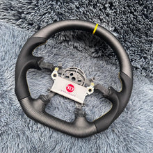 Cargar imagen en el visor de la galería, Volante de fibra de carbono TTD Craft Corvette C5 1997-2005