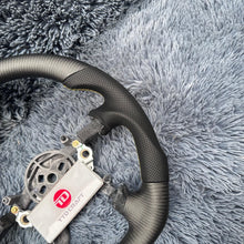 Cargar imagen en el visor de la galería, Volante de fibra de carbono TTD Craft Corvette C5 1997-2005