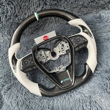 Lade das Bild in den Galerie-Viewer, TTD Craft Toyota 2018-2024 Camry SE XSE TRD V6 VENZA Carbonfaserlenkrad