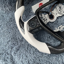 Lade das Bild in den Galerie-Viewer, TTD Craft Toyota 2018-2024 Camry SE XSE TRD V6 VENZA Carbonfaserlenkrad