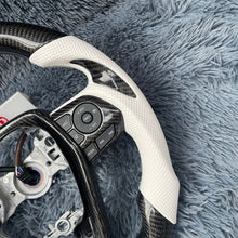 Lade das Bild in den Galerie-Viewer, TTD Craft Toyota 2018-2024 Camry SE XSE TRD V6 VENZA Carbonfaserlenkrad