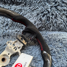 Lade das Bild in den Galerie-Viewer, TTD Craft Subaru 2015-2021 WRX/STI Carbonfaserlenkrad