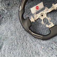 Lade das Bild in den Galerie-Viewer, TTD Craft Nissan 2009-2016 GTR R35 Kohlefaserlenkrad