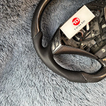 Carregar imagem no visualizador da galeria, Volante de fibra de carbono TTD Craft BMW SÉRIE 5 E60 E61 E65