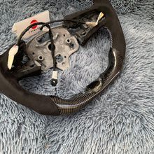 Lade das Bild in den Galerie-Viewer, TTD Craft Cadillac 2020-2025 CT4 CT4-V Blackwing/CT5 CT5-V Blackwing/2019-2025 XT4 Carbon Faserlenkrad