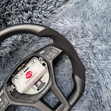 Lade das Bild in den Galerie-Viewer, TTD Craft Benz C63AMG W176 W204AMG W212 W218 C117 E350 SL63 R231 X156 GLA45AMG SLAMG Carbonfaser-Lenkrad