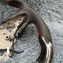 Lade das Bild in den Galerie-Viewer, TTD Craft Cadillac 2020-2025 CT4 CT4-V Blackwing/CT5 CT5-V Blackwing/2019-2025 XT4 Carbon Faserlenkrad