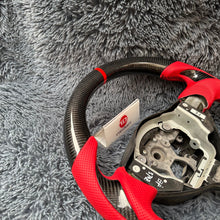 Carregar imagem no visualizador da galeria, Volante de fibra de carbono TTD Craft Nissan Z34