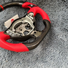 Cargar imagen en el visor de la galería, Volante de fibra de carbono TTD Craft Nissan 2009-2020 370Z