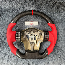 Carregar imagem no visualizador da galeria, Volante de fibra de carbono TTD Craft Nissan 2005-2012 Titan