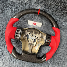 Carregar imagem no visualizador da galeria, Volante de fibra de carbono TTD Craft Nissan 2005-2012 Titan