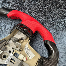 Carregar imagem no visualizador da galeria, Volante de fibra de carbono TTD Craft Nissan 2005-2012 Titan