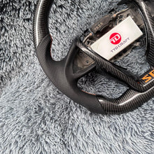 Lade das Bild in den Galerie-Viewer, TTD Craft Nissan 2019-2025 Maxima Carbonfaserlenkrad