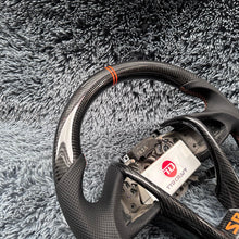 Lade das Bild in den Galerie-Viewer, TTD Craft Nissan 2019-2025 Maxima Carbonfaserlenkrad
