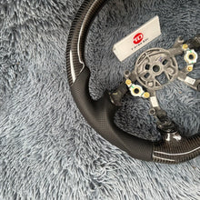 Cargar imagen en el visor de la galería, Volante de fibra de carbono TTD Craft Corvette C5 1997-2005