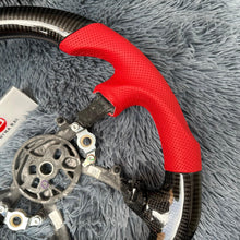 Cargar imagen en el visor de la galería, Volante de fibra de carbono TTD Craft Corvette C5 1997-2005