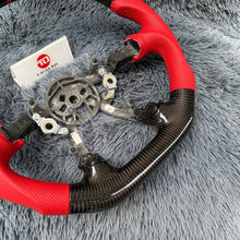 Cargar imagen en el visor de la galería, Volante de fibra de carbono TTD Craft Corvette C5 1997-2005