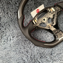 Lade das Bild in den Galerie-Viewer, TTD Craft Lexus 2001-2005 IS300 Kohlefaserlenkrad