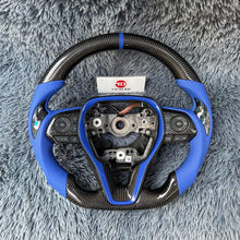 Lade das Bild in den Galerie-Viewer, TTD Craft Toyota 2019-2025 Corolla Schrägheck Rav4 Carbon-Lenkrad RAV4
