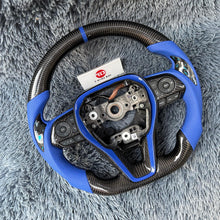 Lade das Bild in den Galerie-Viewer, TTD Craft Toyota 2019-2025 Corolla Schrägheck Rav4 Carbon-Lenkrad RAV4