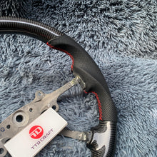 Cargar imagen en el visor de la galería, Volante de fibra de carbono TTD Craft para Jeep Cherokee/Grand Cherokee 2005-2010