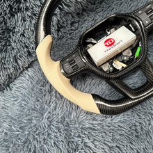 Cargar imagen en el visor de la galería, Volante de fibra de carbono TTD Craft 6ta generación 2023+ CRV