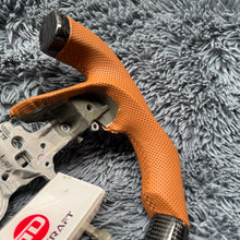 Cargar imagen en el visor de la galería, Volante de fibra de carbono TTD Craft Lexus LC500 2017-2024
