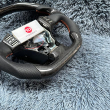Cargar imagen en el visor de la galería, Volante de fibra de carbono TTD Craft Infiniti 2003-2006 G35