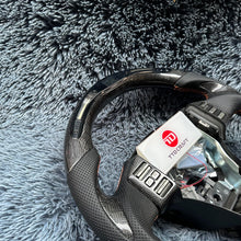 Cargar imagen en el visor de la galería, Volante de fibra de carbono TTD Craft Infiniti 2003-2006 G35