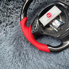 Cargar imagen en el visor de la galería, TTD Craft BMW SERIE 3 E90 E91 E92 E93 / X1 E84 Volante de Fibra de Carbono